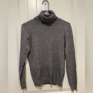 Gray turtle neck